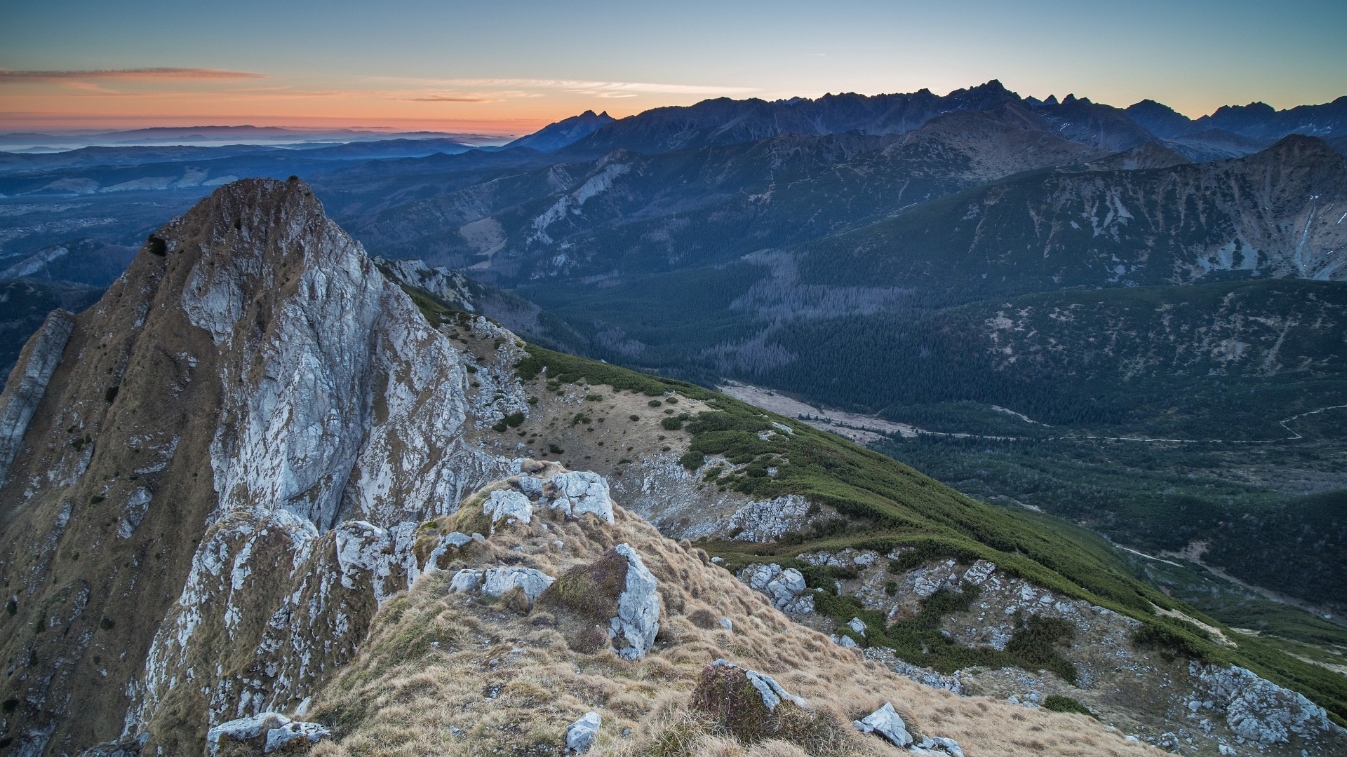  Mt Giewont just before sunrise