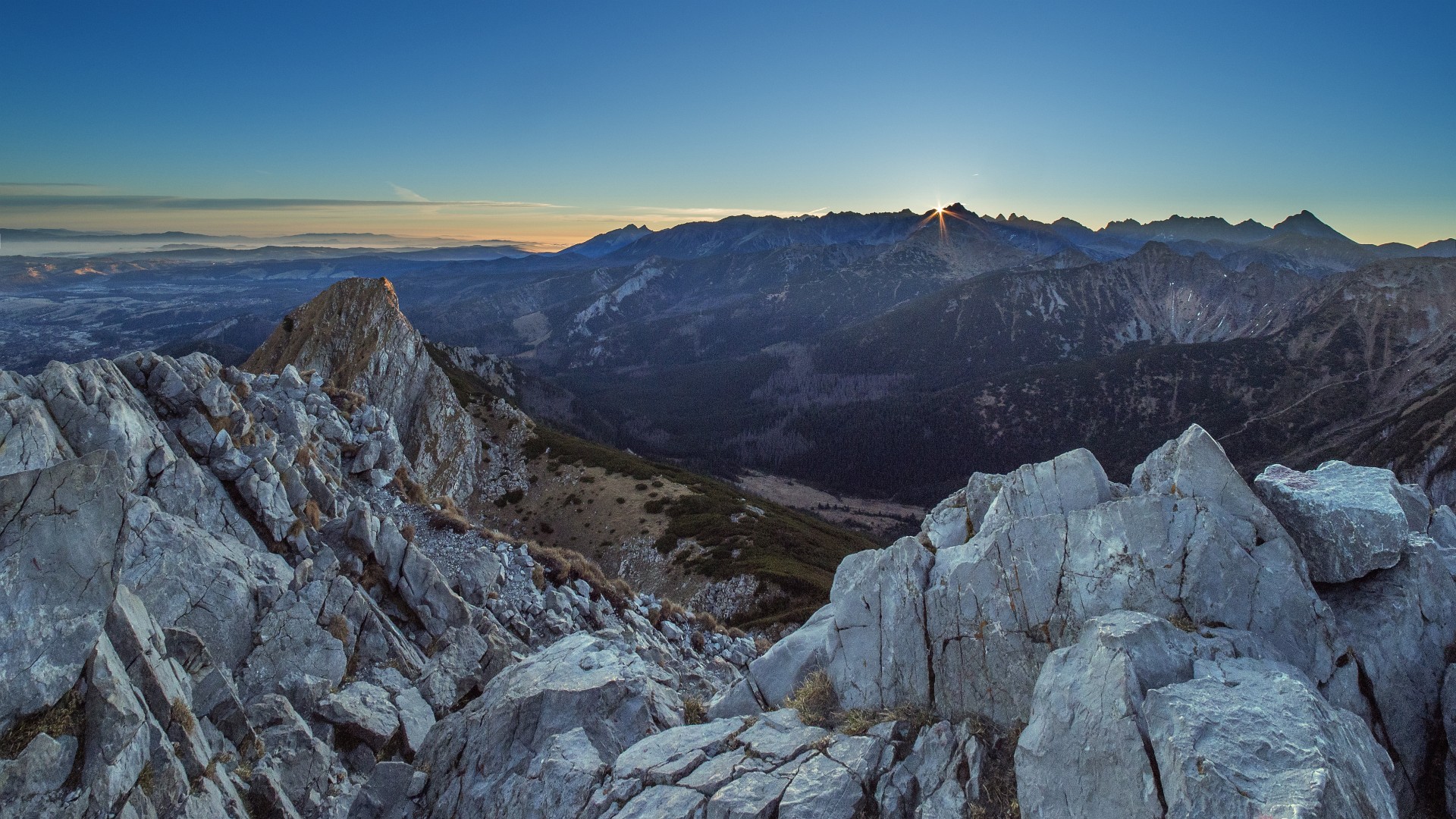  Sunrise at Mt Giewont