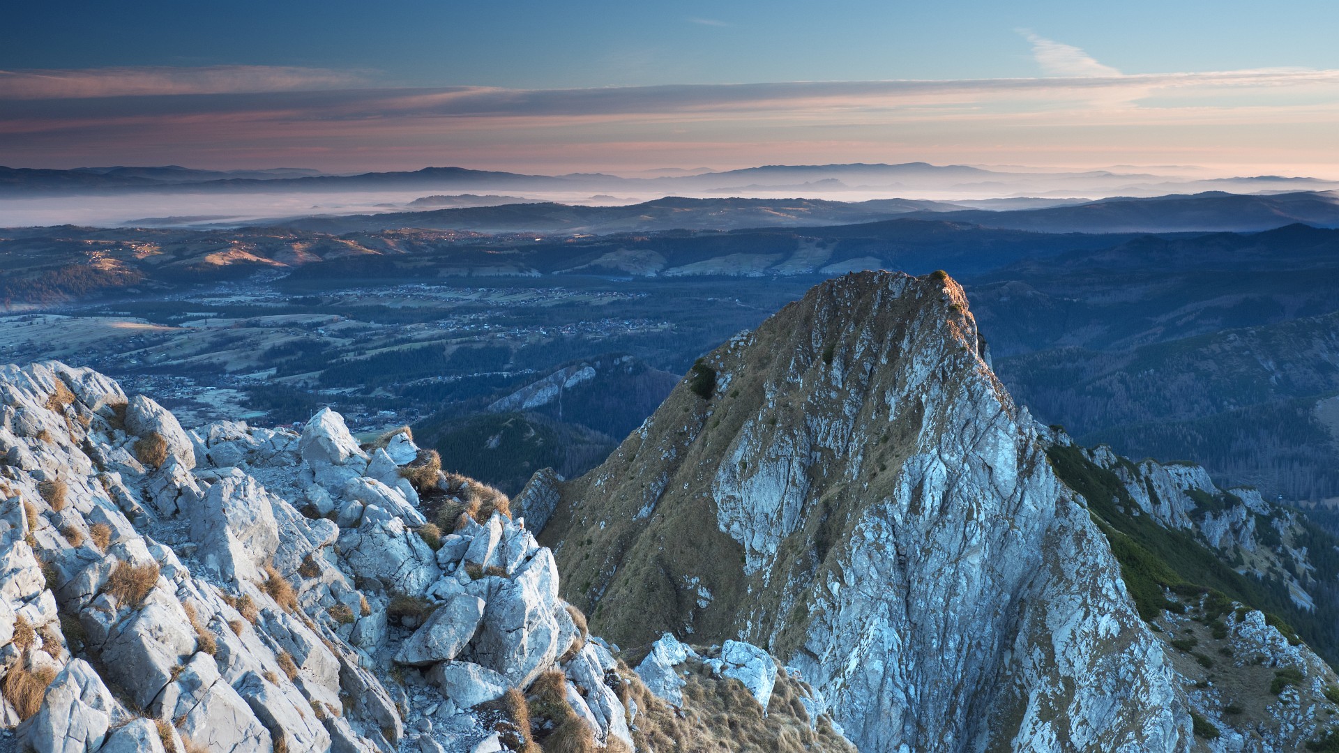  Sunrise at Mt Giewont