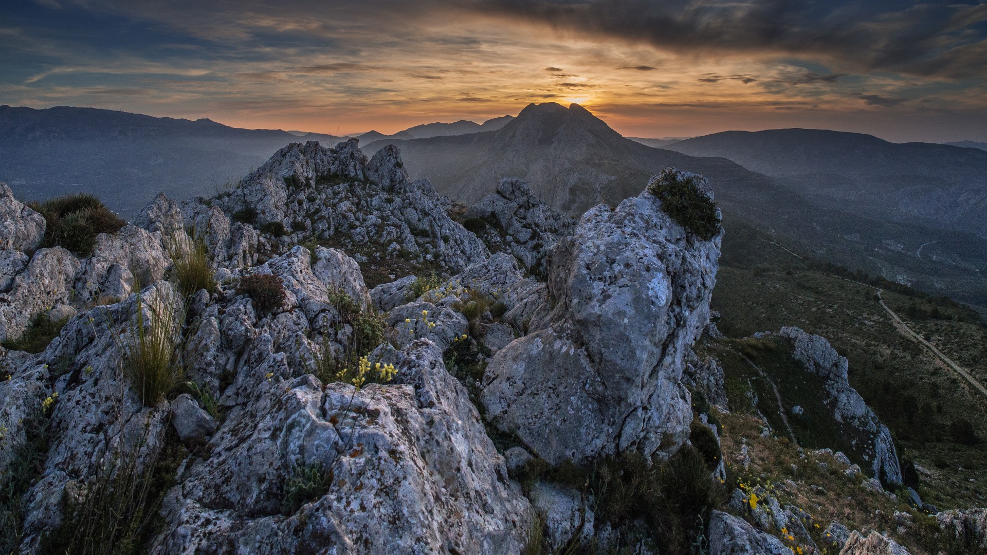 Mallada del Llop seen from Penya El Castellet