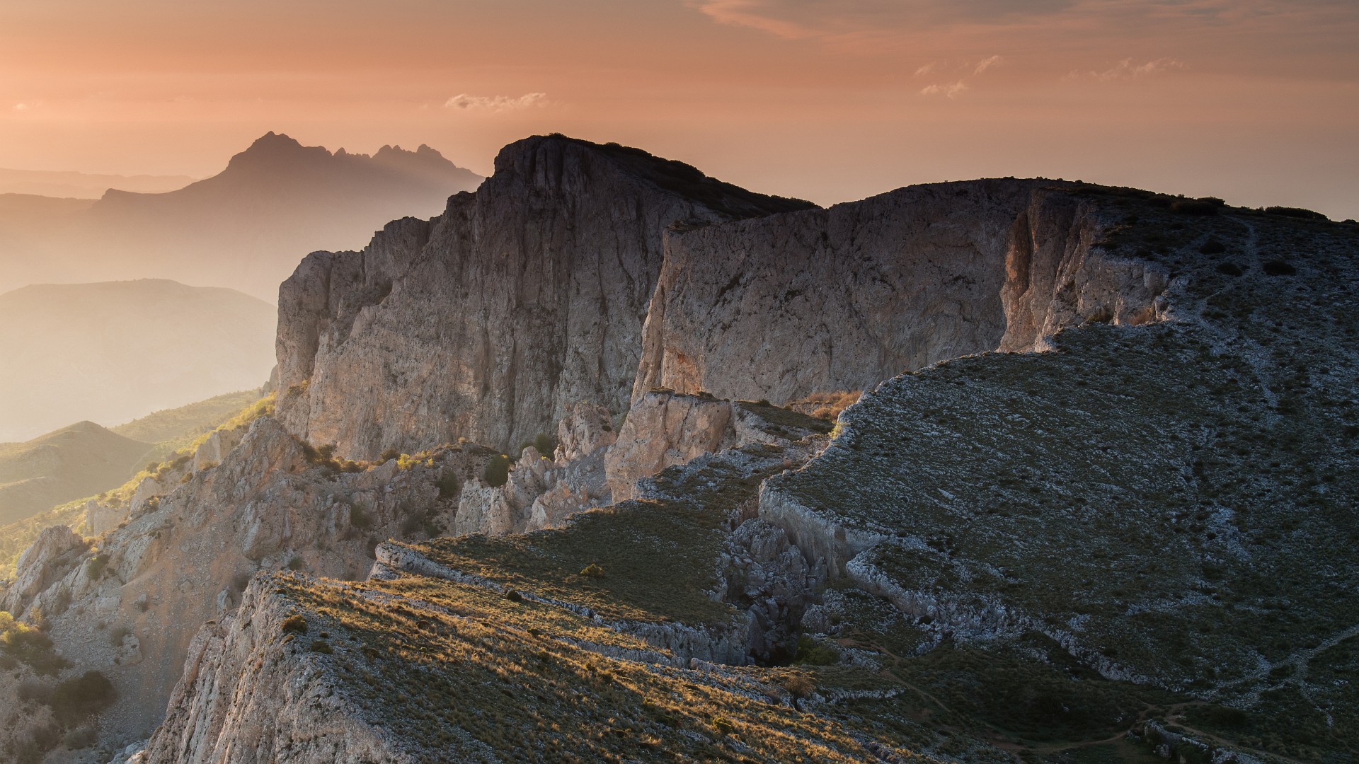 Aitana and Serra de Bernia in the background