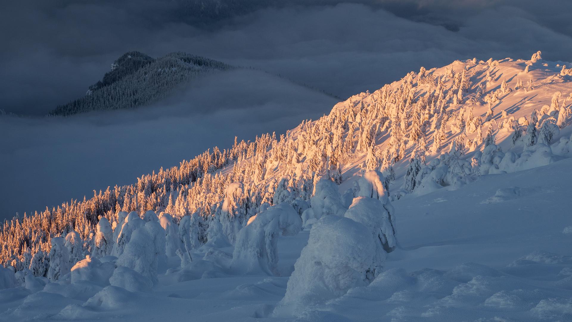 First light in the valleys