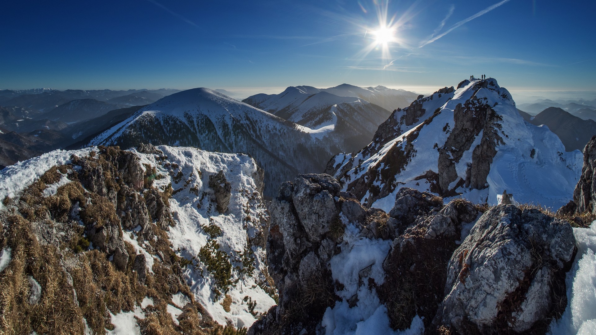 Wielki Rozsutec skąpany w Słońcu