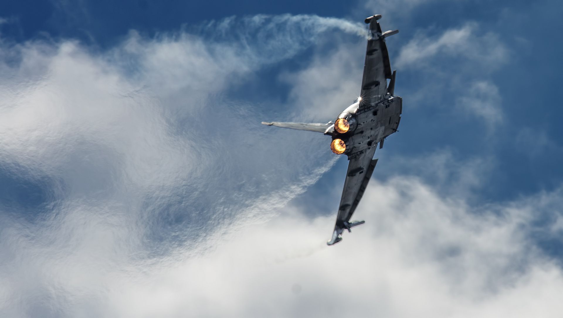 Italian Eurofighter Typhoon is heating up Poland